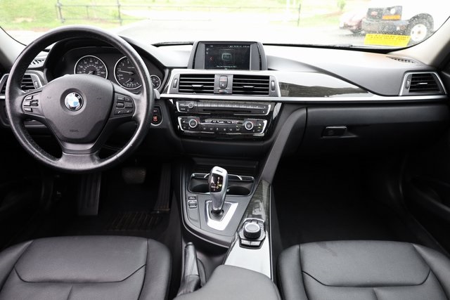 2018 BMW 3 Series 320i xDrive 8