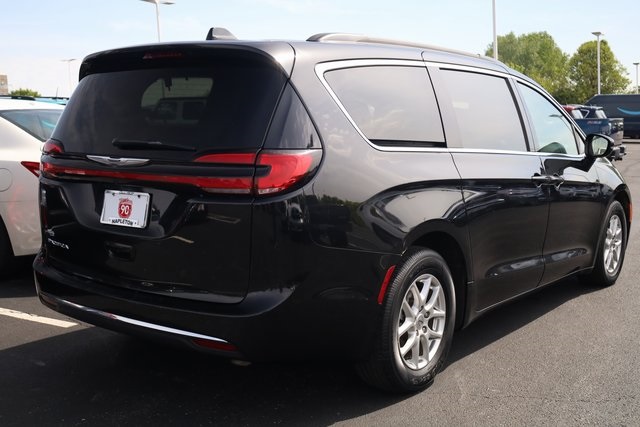 2022 Chrysler Pacifica Touring L 4