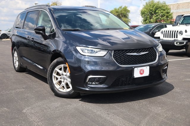 2022 Chrysler Pacifica Touring L 2