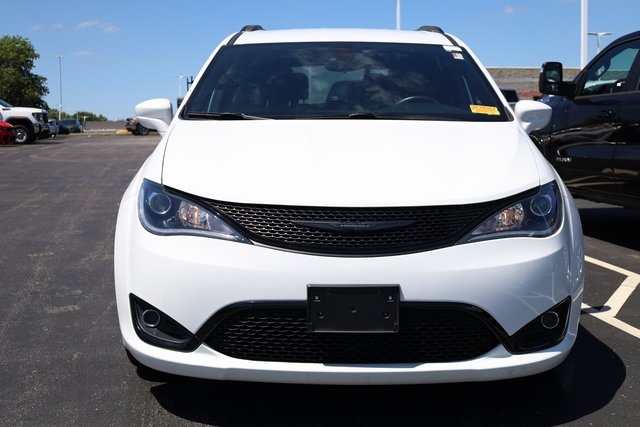 2018 Chrysler Pacifica Touring L 2