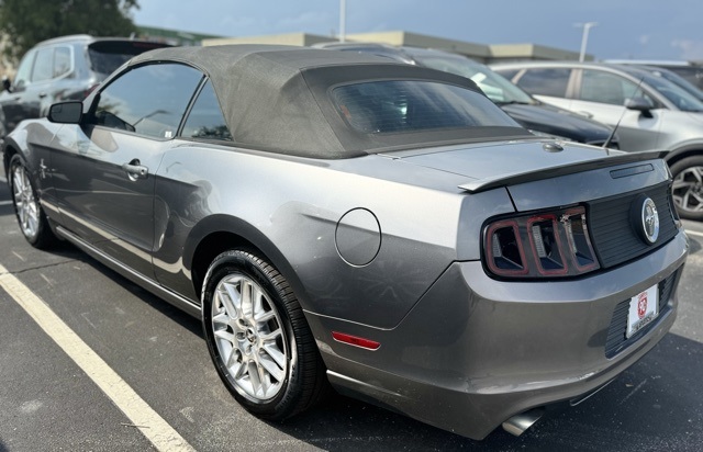 2014 Ford Mustang V6 Premium 3