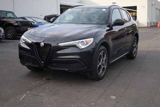 2023 Alfa Romeo Stelvio Sprint 4