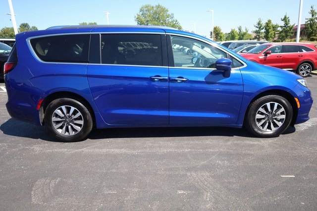 2021 Chrysler Pacifica Hybrid Touring L 4