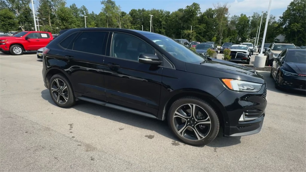 2020 Ford Edge ST 9