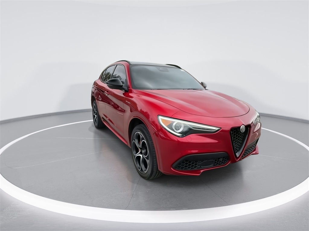 2022 Alfa Romeo Stelvio Veloce 2