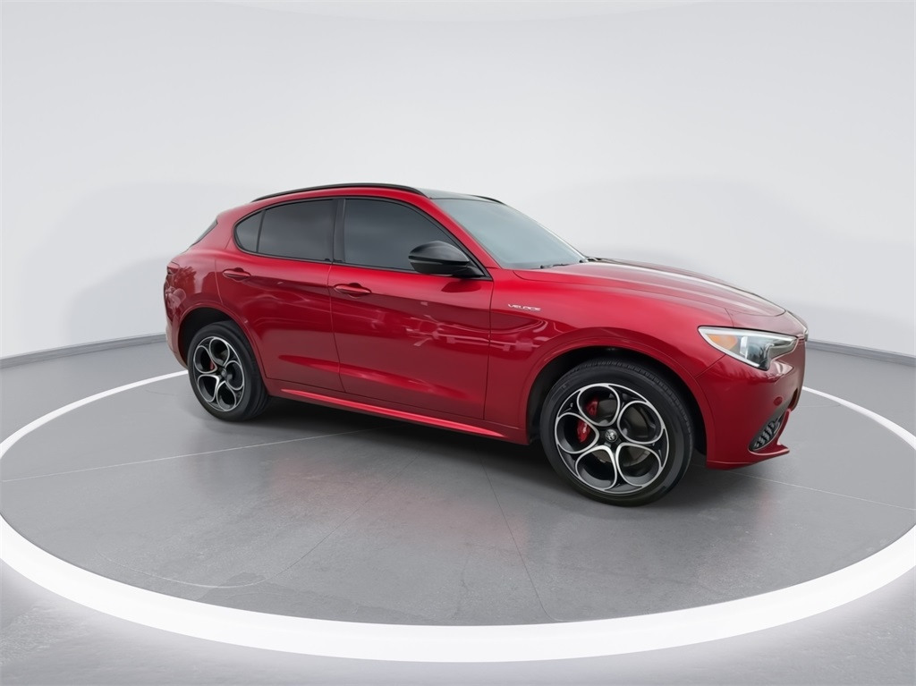 2022 Alfa Romeo Stelvio Veloce 13