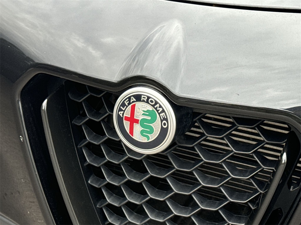 2022 Alfa Romeo Stelvio Veloce 13