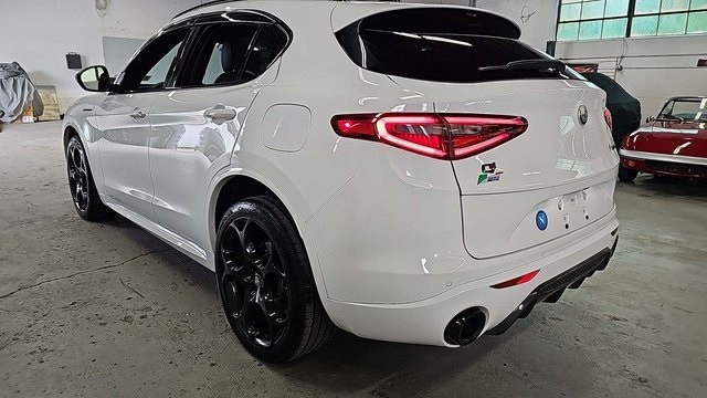 2023 Alfa Romeo Stelvio Ti Sport 2