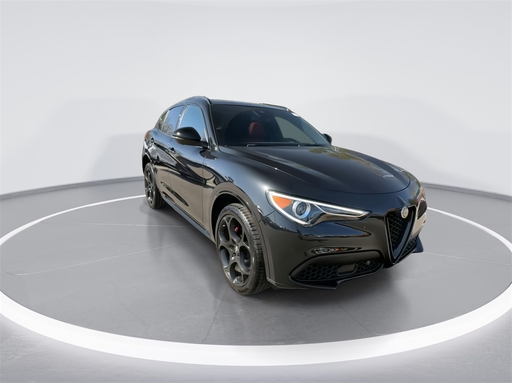 2023 Alfa Romeo Stelvio Veloce 2