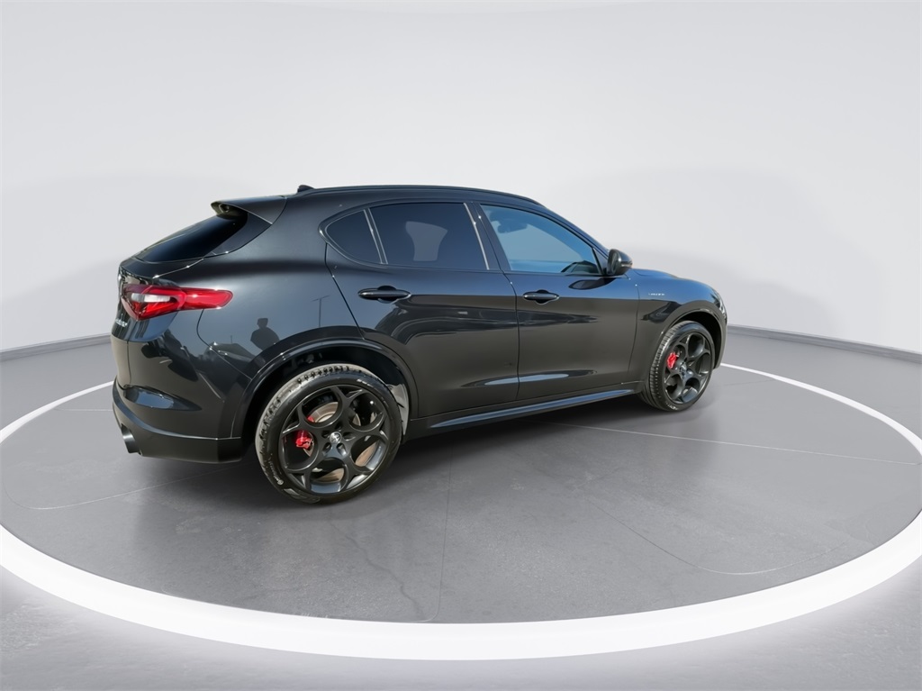 2023 Alfa Romeo Stelvio Veloce 10