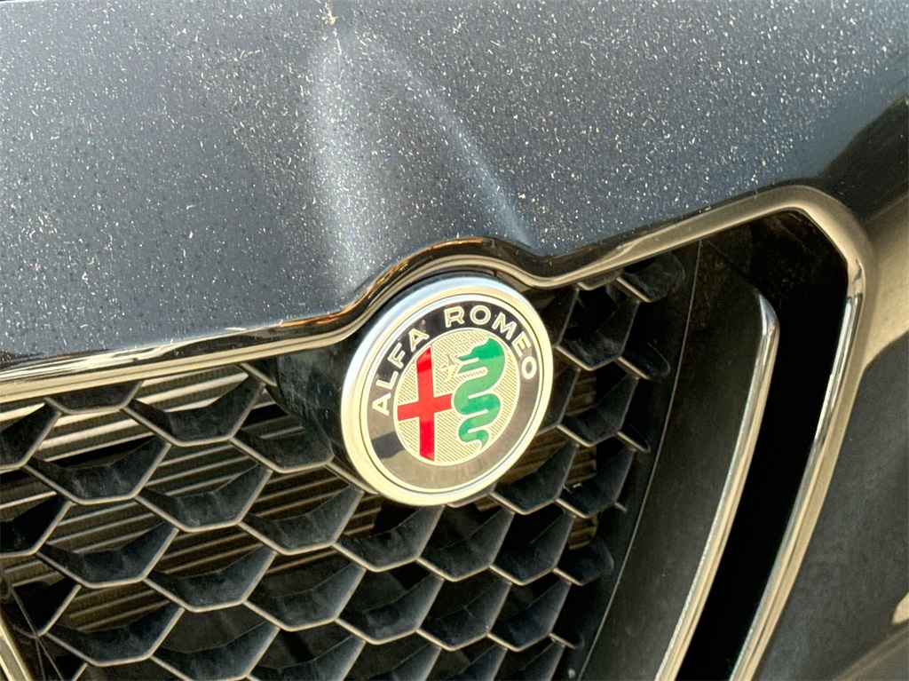 2023 Alfa Romeo Stelvio Veloce 13