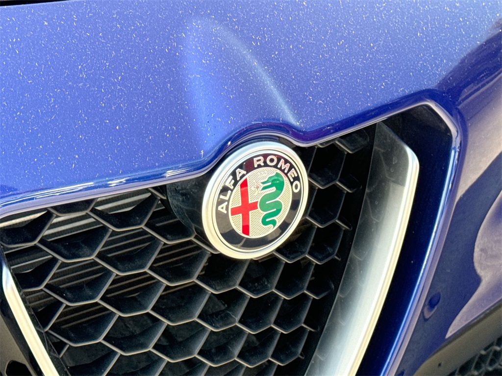 2023 Alfa Romeo Stelvio Ti 13