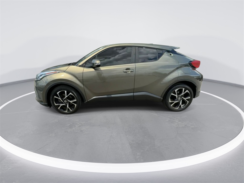 2021 Toyota C-HR XLE 4