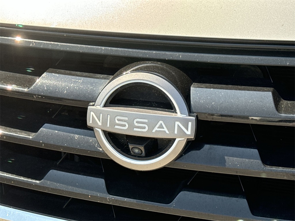 2022 Nissan Armada SL 13