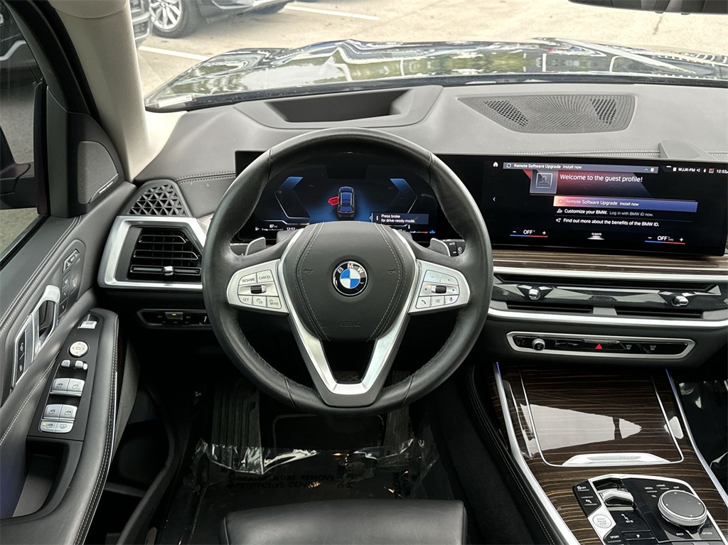 2023 BMW X7 xDrive40i 17