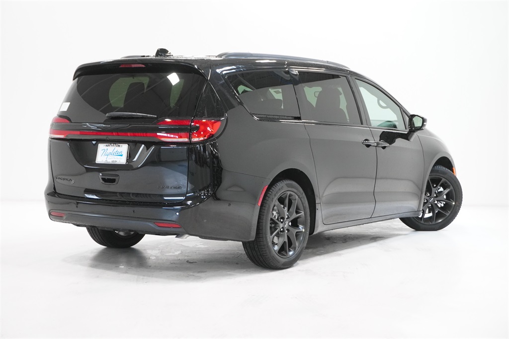 2024 Chrysler Pacifica Limited 7