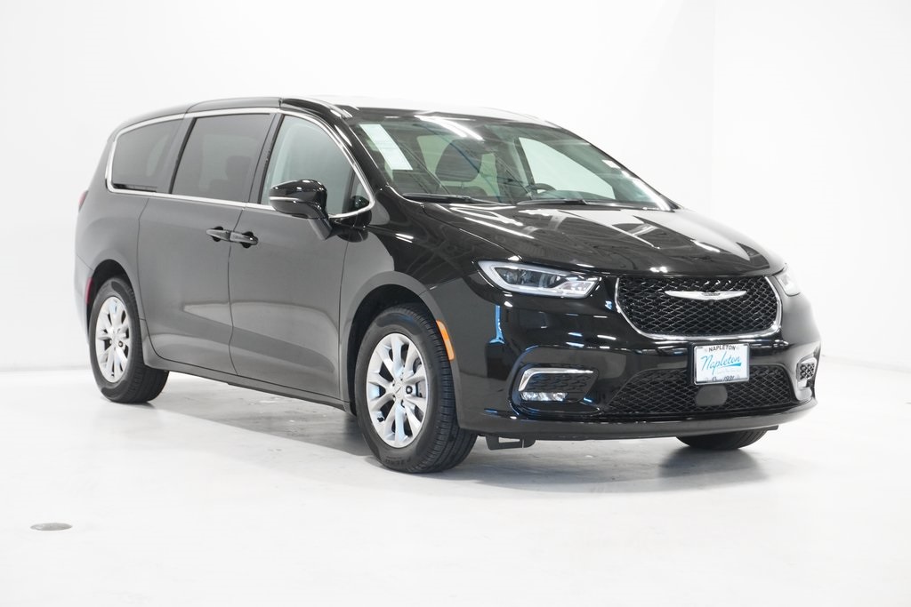 2024 Chrysler Pacifica Touring L 4