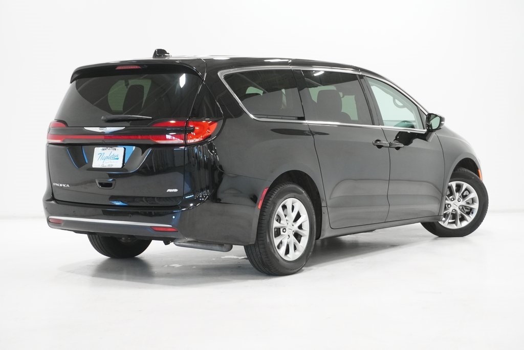 2024 Chrysler Pacifica Touring L 7