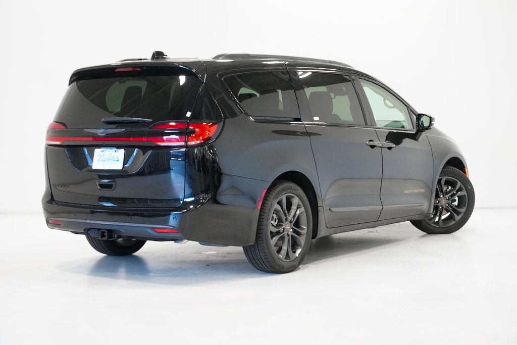 2024 Chrysler Pacifica Touring L 7