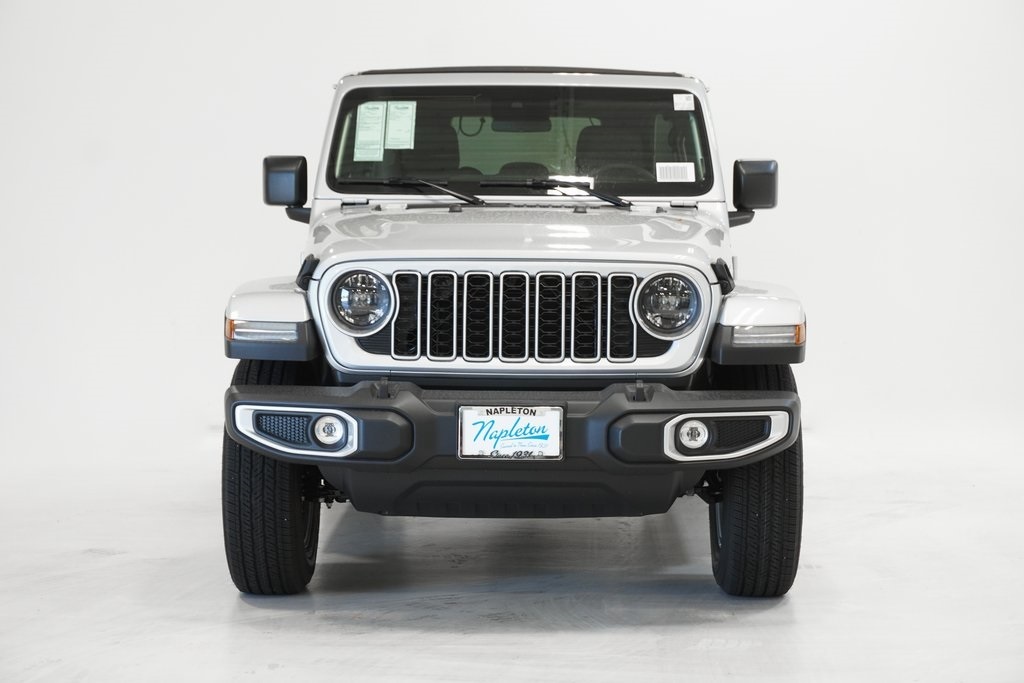 2024 Jeep Wrangler Sahara 3