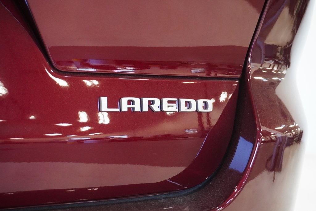 2025 Jeep Grand Cherokee L Laredo 8