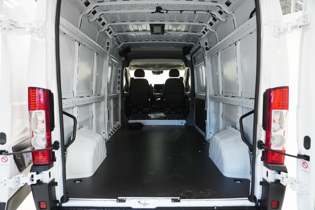 2024 Ram ProMaster 2500 High Roof 9