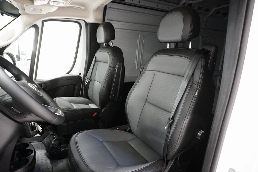 2024 Ram ProMaster 2500 High Roof 14