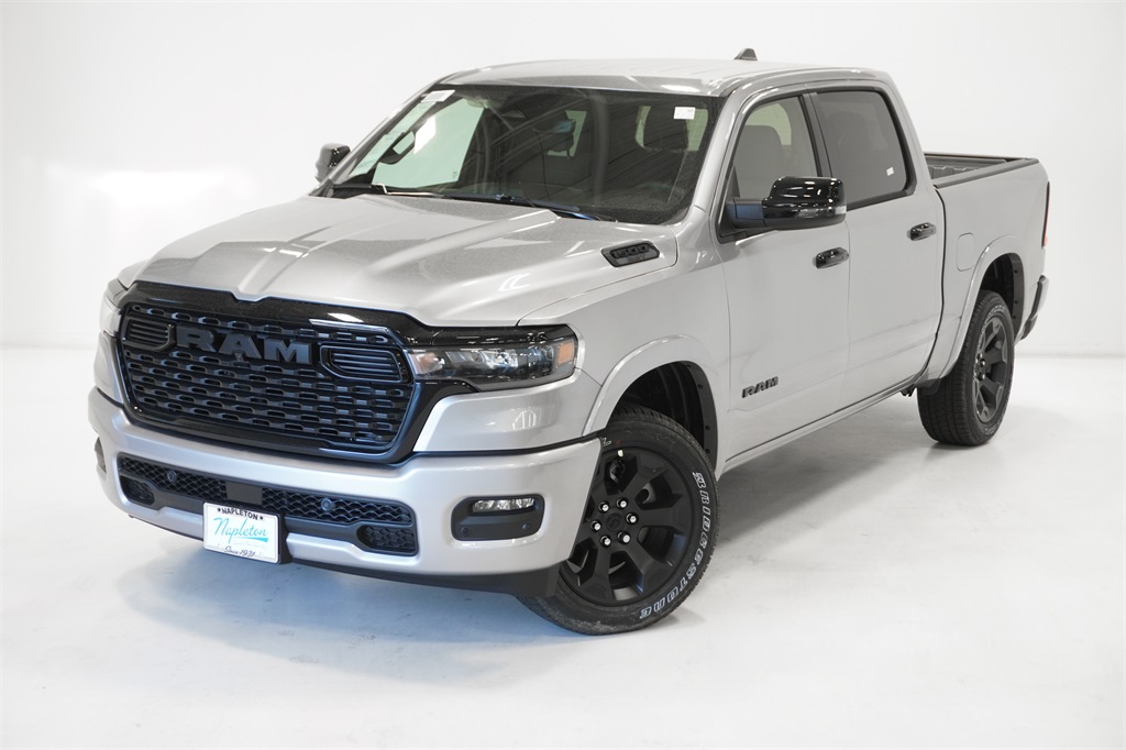 2025 Ram 1500 Big Horn/Lone Star 2