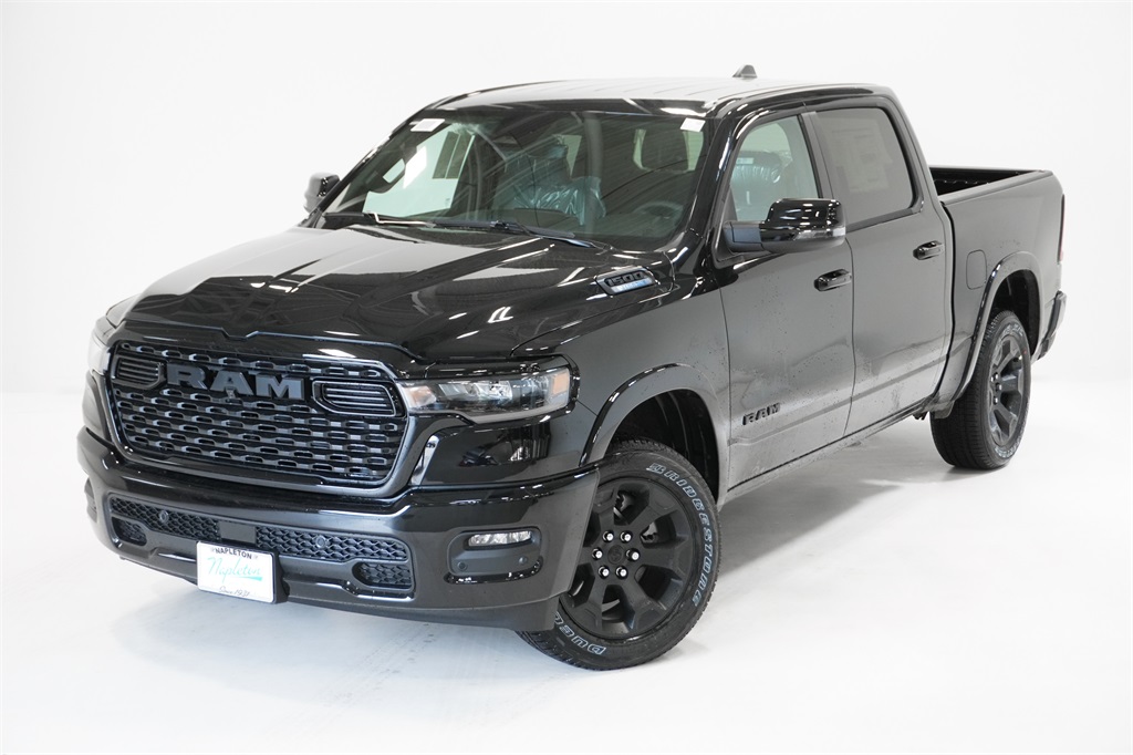 2025 Ram 1500 Big Horn/Lone Star 2