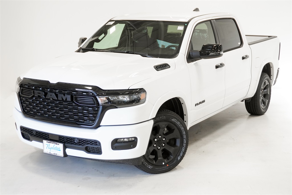 2025 Ram 1500 Big Horn/Lone Star 2