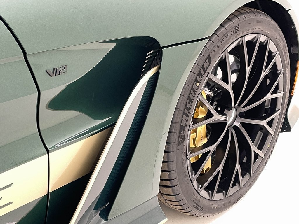 2023 Aston Martin Vantage V12 V12 9