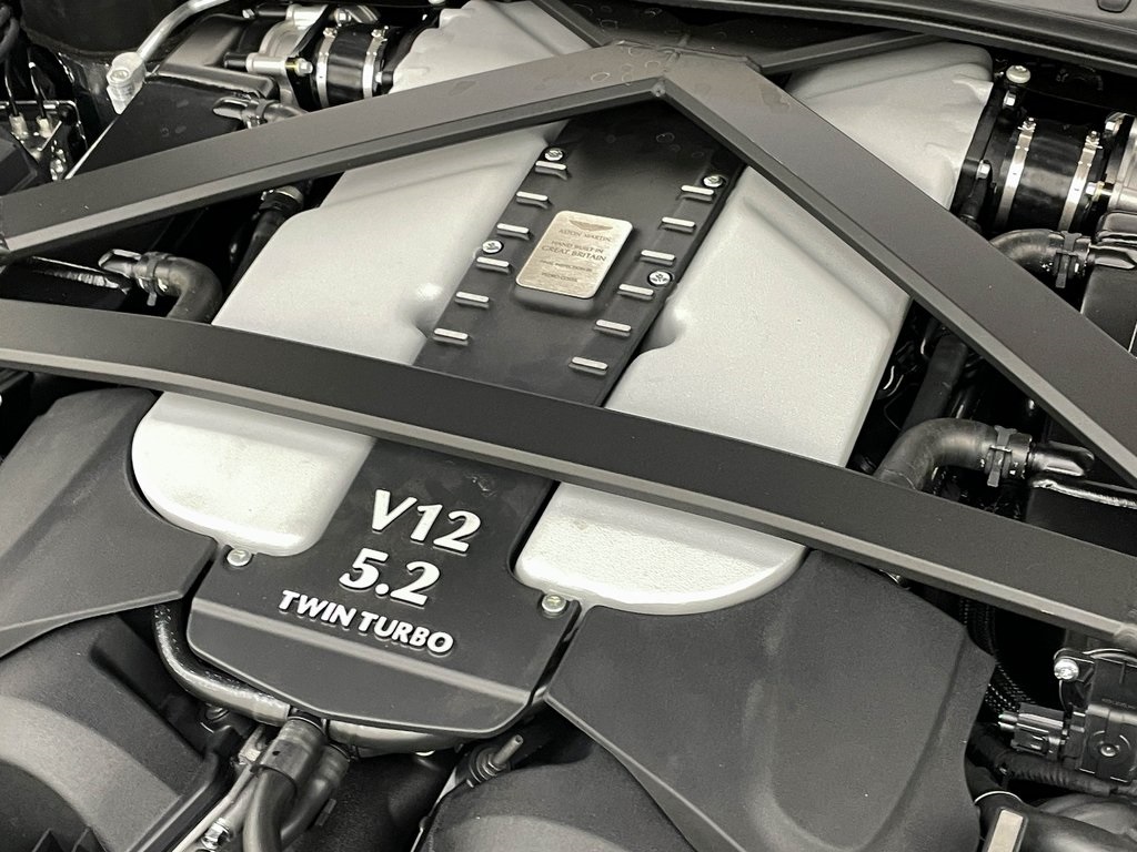 2023 Aston Martin Vantage V12 V12 28