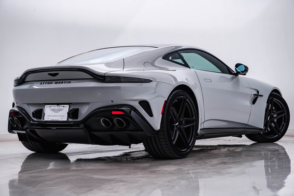 2025 Aston Martin Vantage Coupe 9