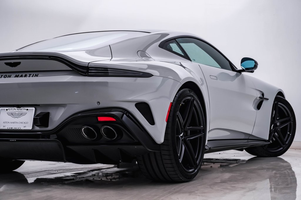 2025 Aston Martin Vantage Coupe 10