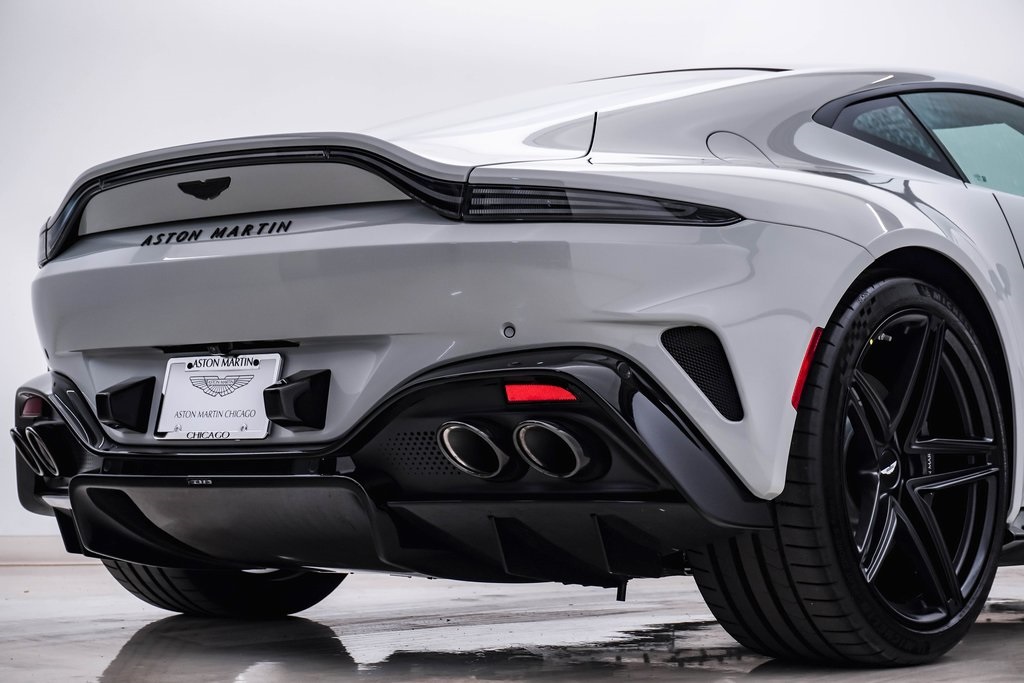 2025 Aston Martin Vantage Coupe 12