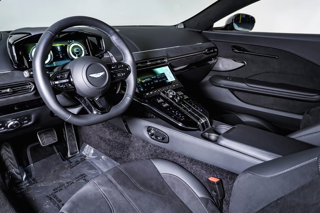 2025 Aston Martin Vantage Coupe 20