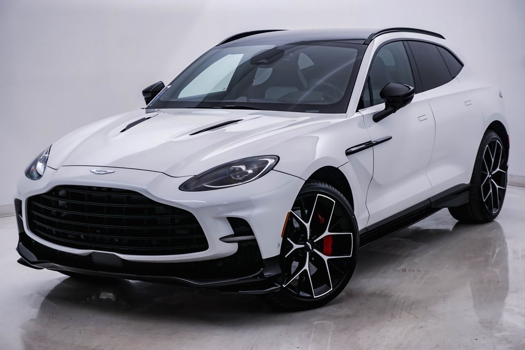 2025 Aston Martin DBX 707 3