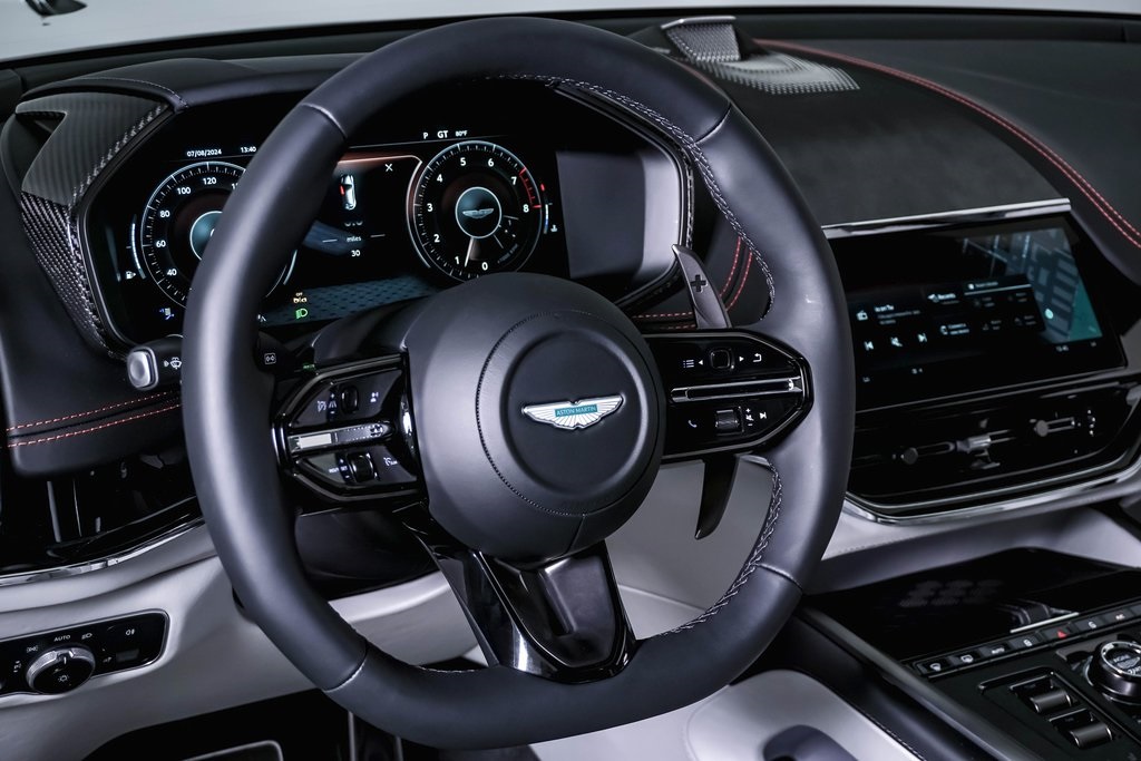 2025 Aston Martin DBX 707 27