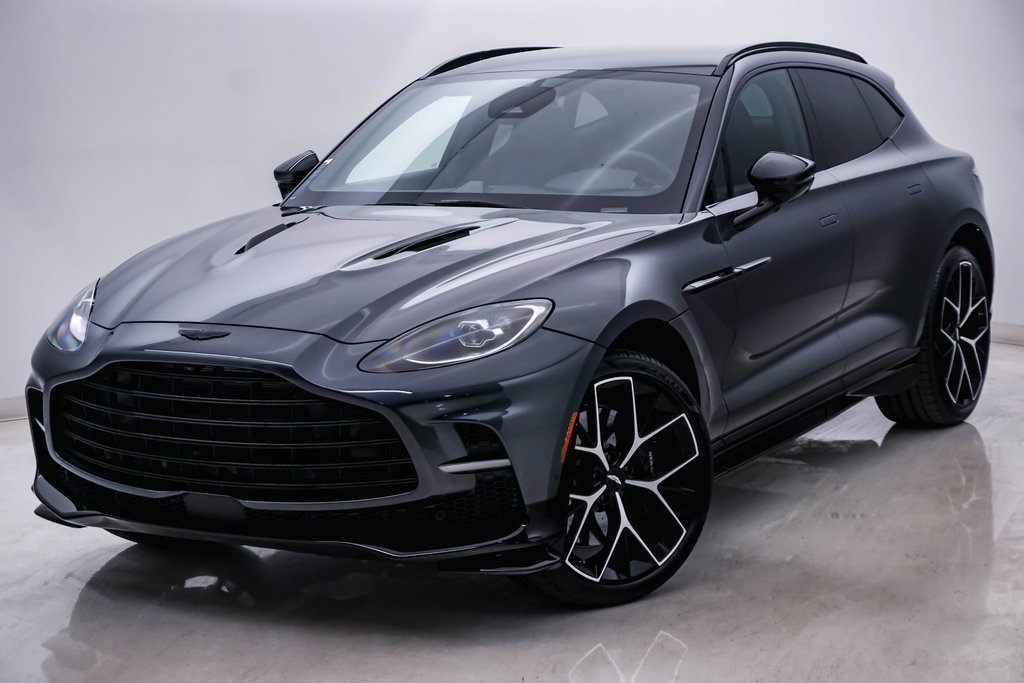 2025 Aston Martin DBX 707 3