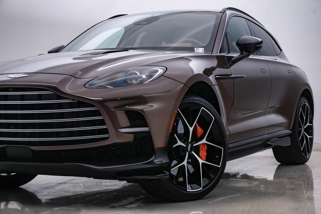 2025 Aston Martin DBX 707 2