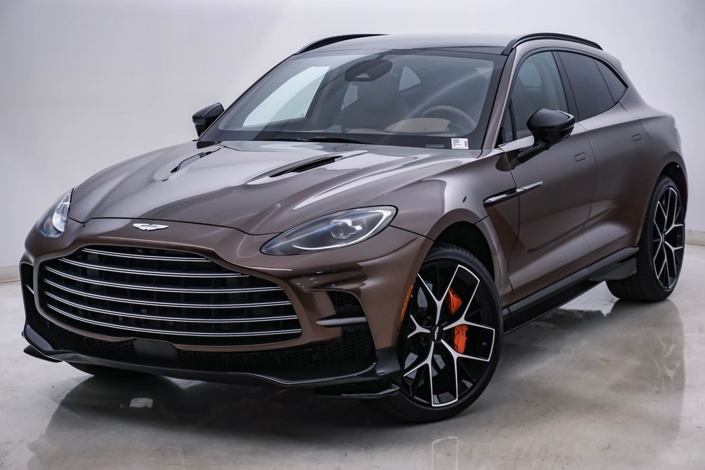 2025 Aston Martin DBX 707 3