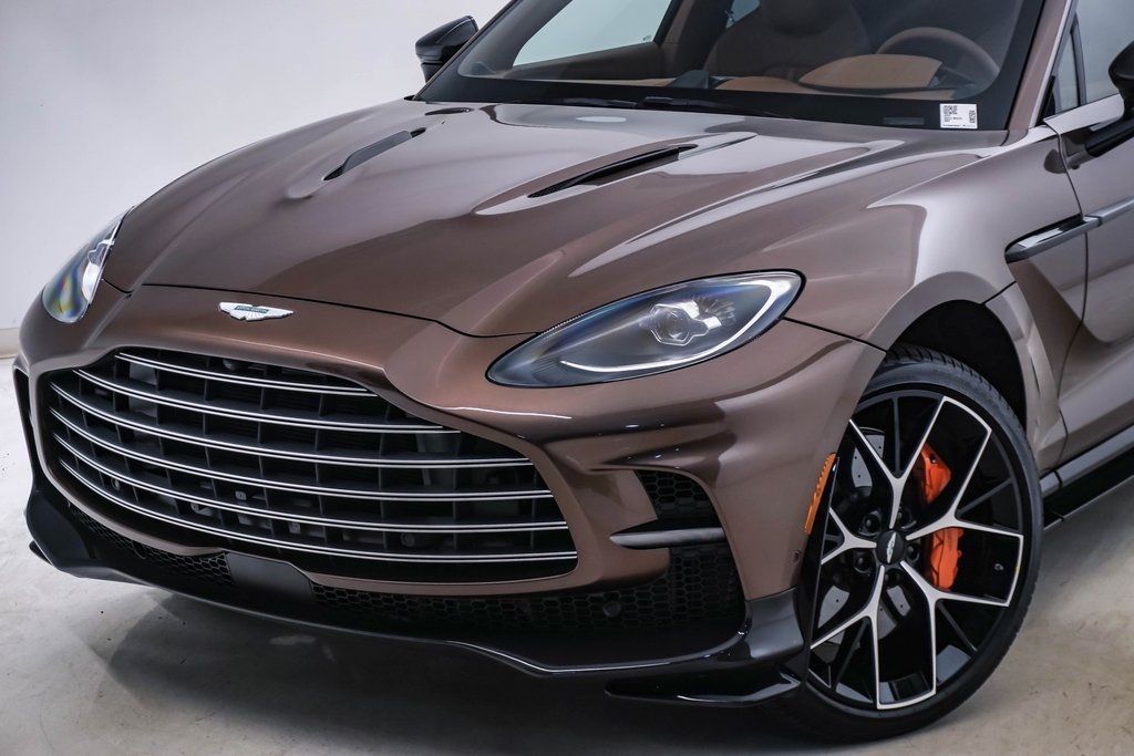 2025 Aston Martin DBX 707 4