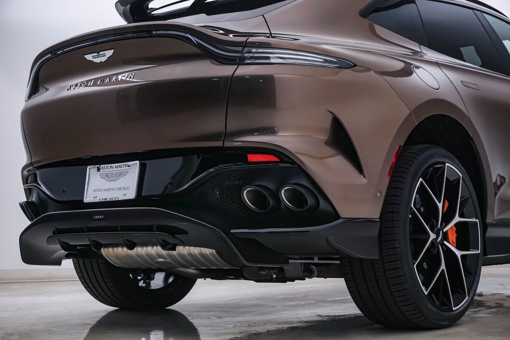 2025 Aston Martin DBX 707 14