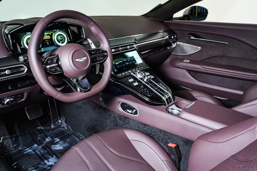 2025 Aston Martin Vantage Coupe 20