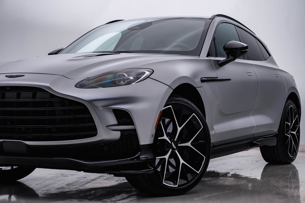 2025 Aston Martin DBX 707 2