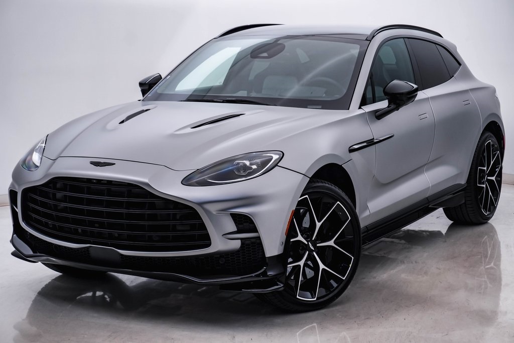 2025 Aston Martin DBX 707 3