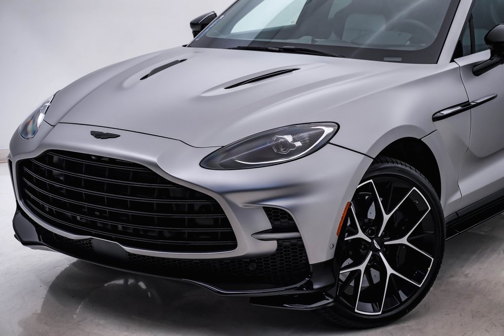 2025 Aston Martin DBX 707 4