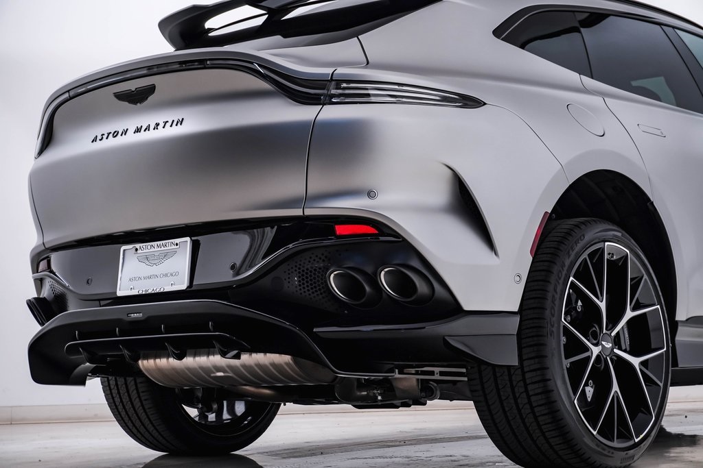 2025 Aston Martin DBX 707 13