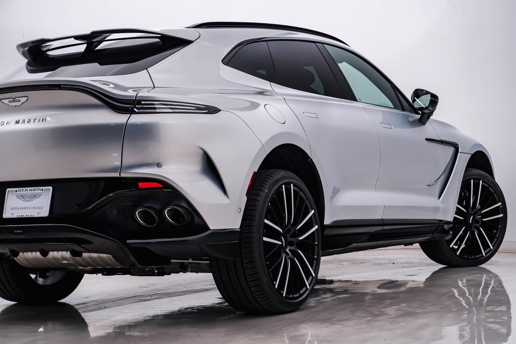 2025 Aston Martin DBX 707 10