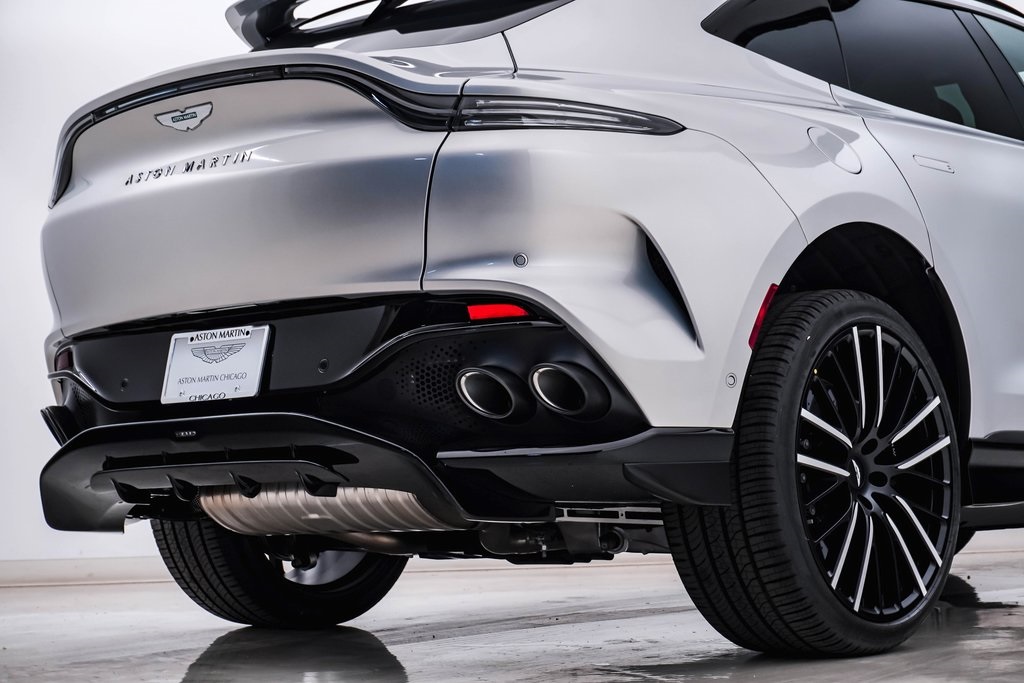 2025 Aston Martin DBX 707 12